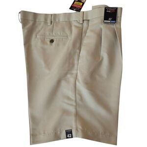 NEW Roundtree and Yorke Mens Classic Fit Pleated Travel Smart Beige Shorts Size